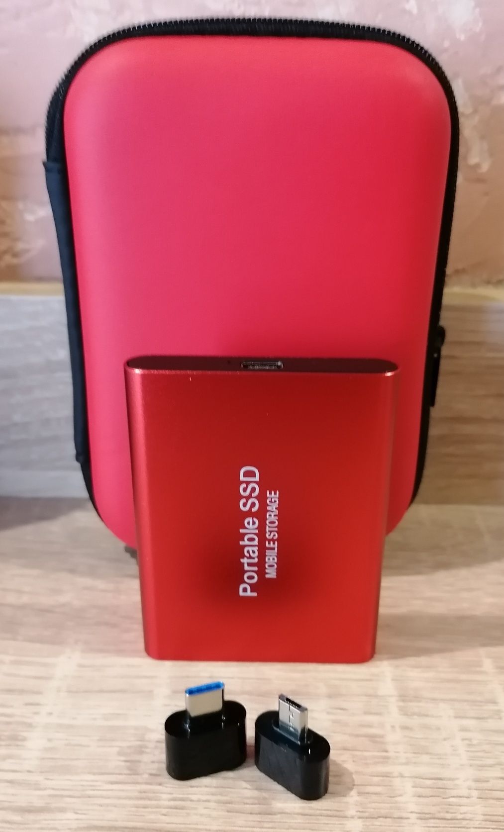 Външна памет 1TB(1000gb) + преходници за смартфон + несесер