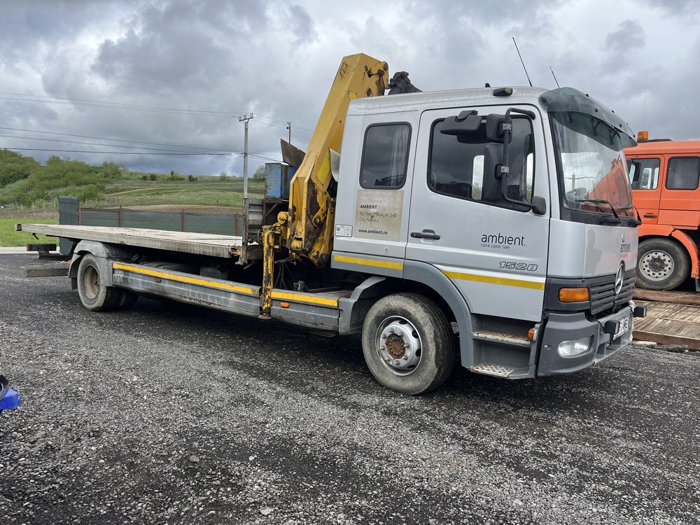 Autoplatforma-platforma utilaje cu macara Mercedes Atego 1528