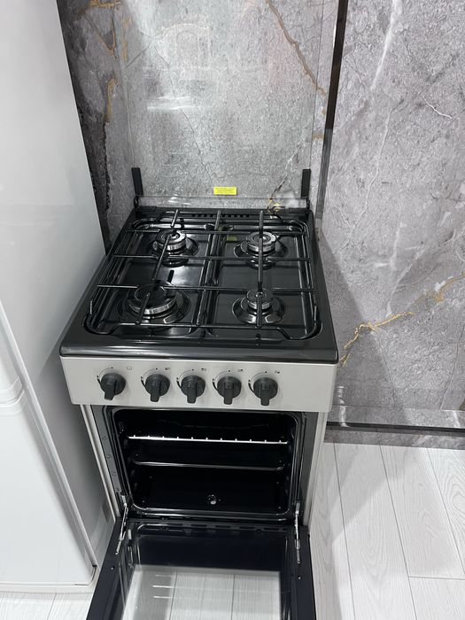 Продам газовую плиту