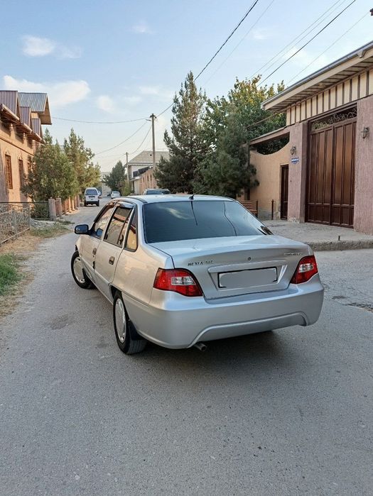 Nexia 2 dons 1.6 luks metan 4 pok sotiladi