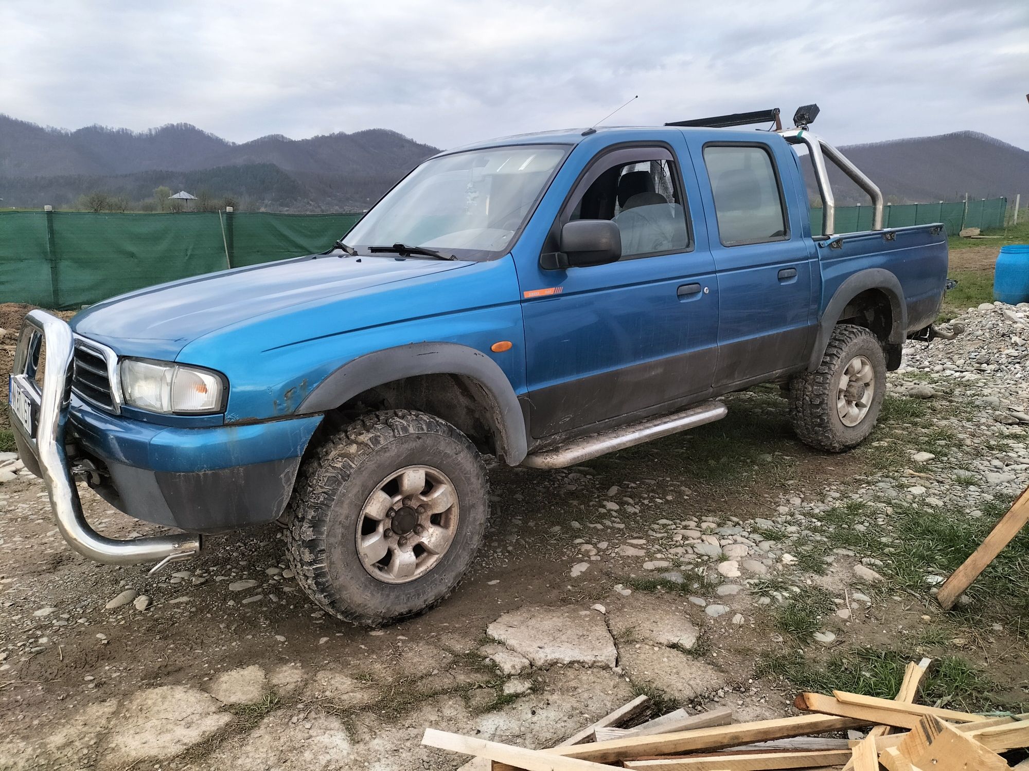 Mazda B 2500 înmatriculată