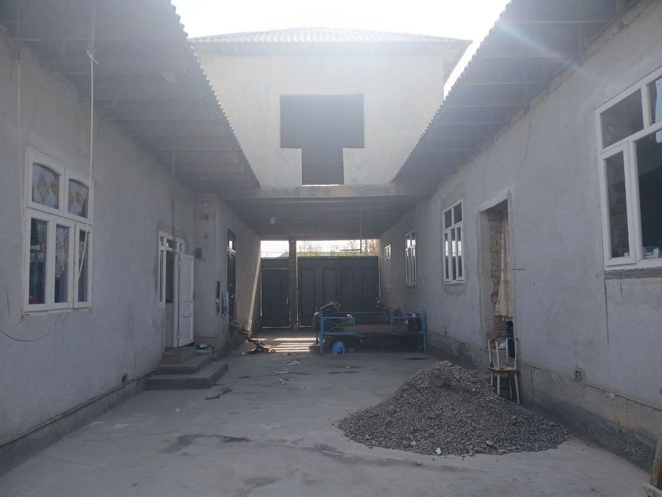 Uy sotiladi. Guliston shahar Istiqlol MFYda