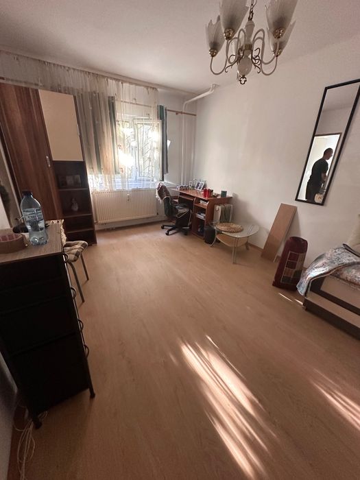 Închiriez apartament cu o cameră