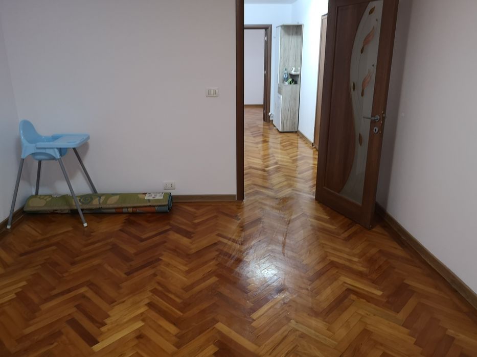 Inchiriez ap 2 camere zona precista