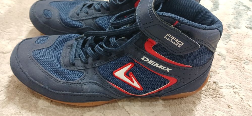 Продам новые борцовки