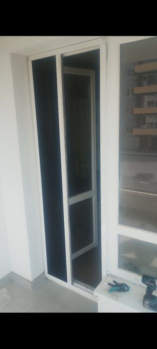 Комарници за прозорци и врати