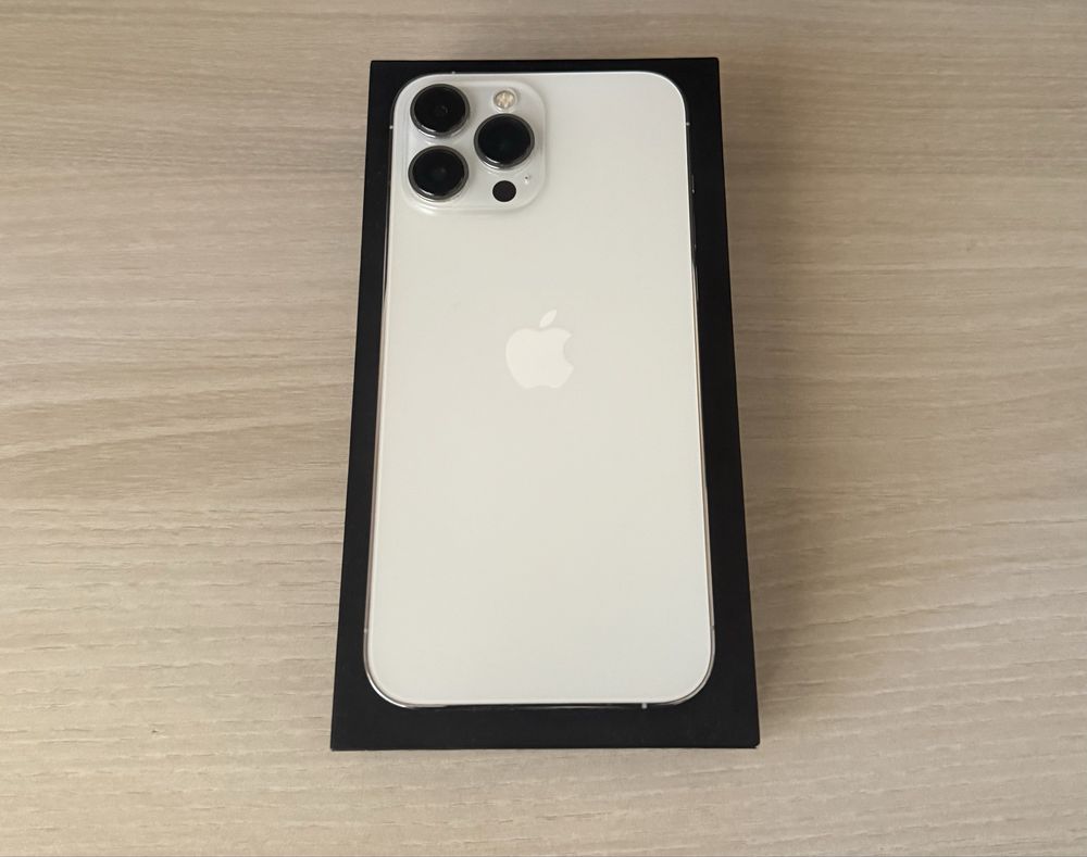 iPhone 13 Pro Max 256GB Silver + Аксесоари