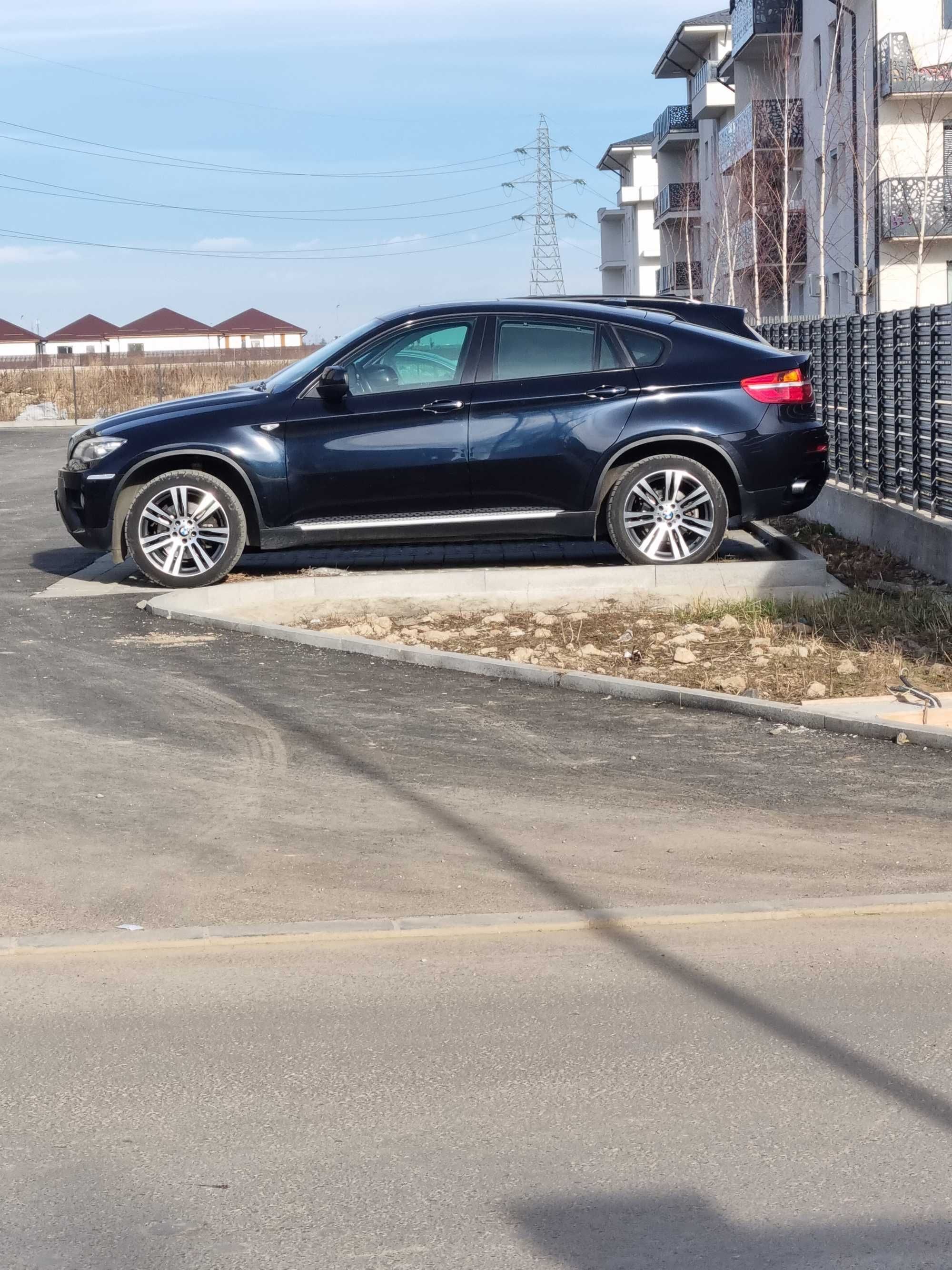 vănd BMW  X6 4.0 Biturbo