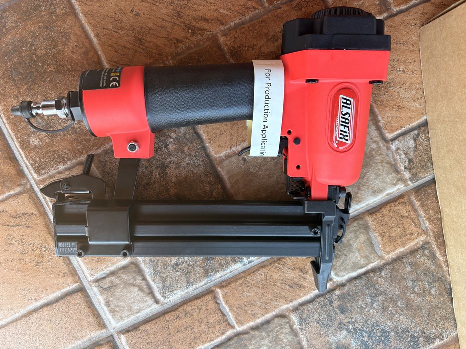 capsator pneumatic Alsafix 05J/32 P1 + 10.000 agrafe E20