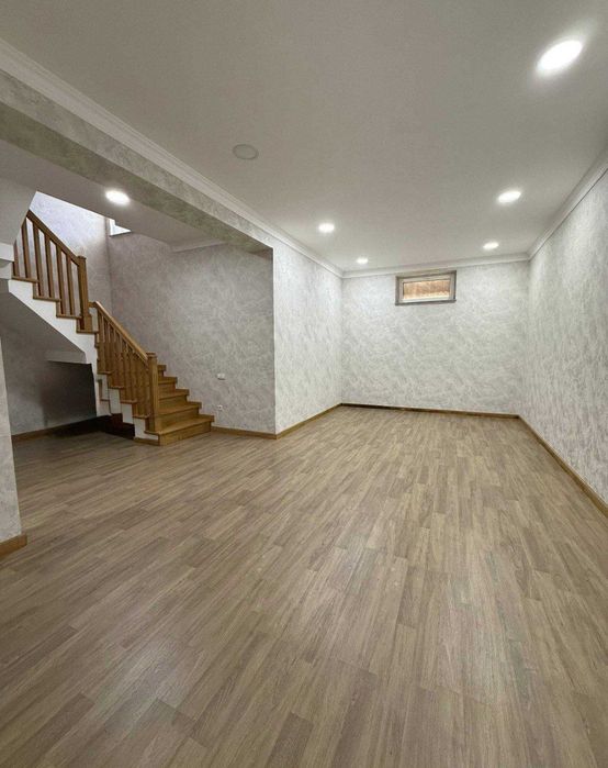 Срочно продается коттедж 5 комнат 3 этажный