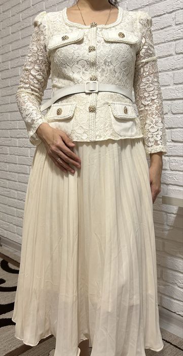 Көйлек сатылады.