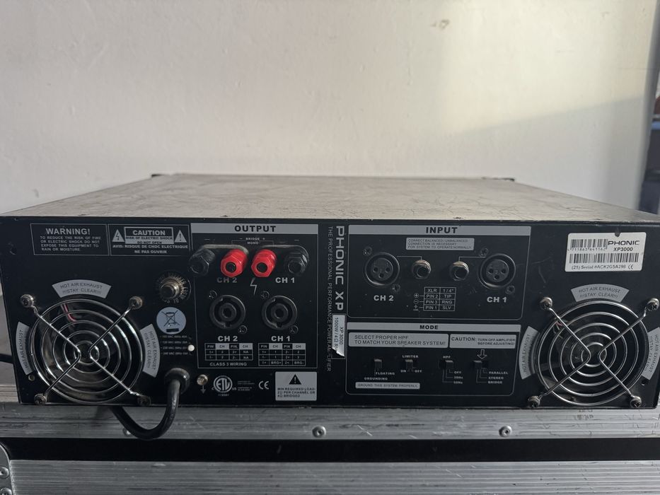 Amplificator phonic xp 3000.