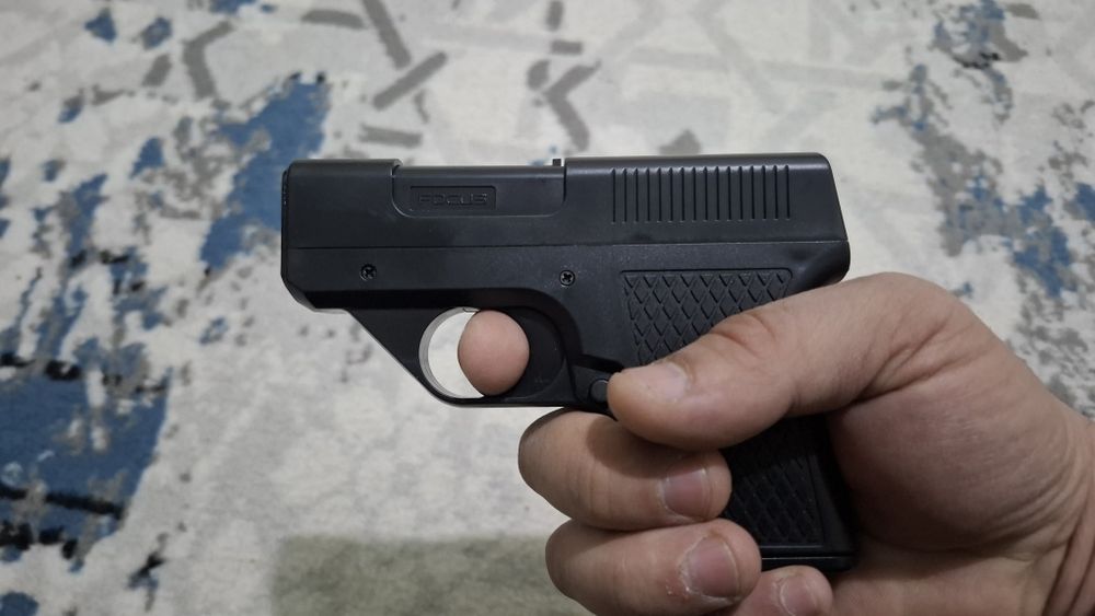 Портсигар + зажигалка писолет куринишда