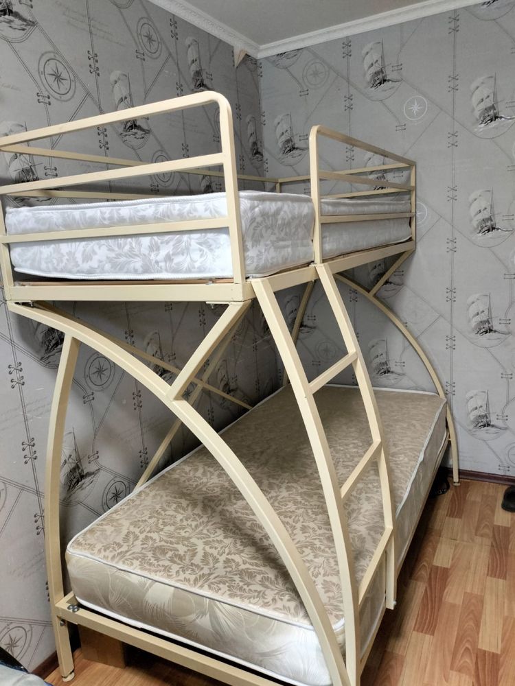 Продам двухъярусную кровать