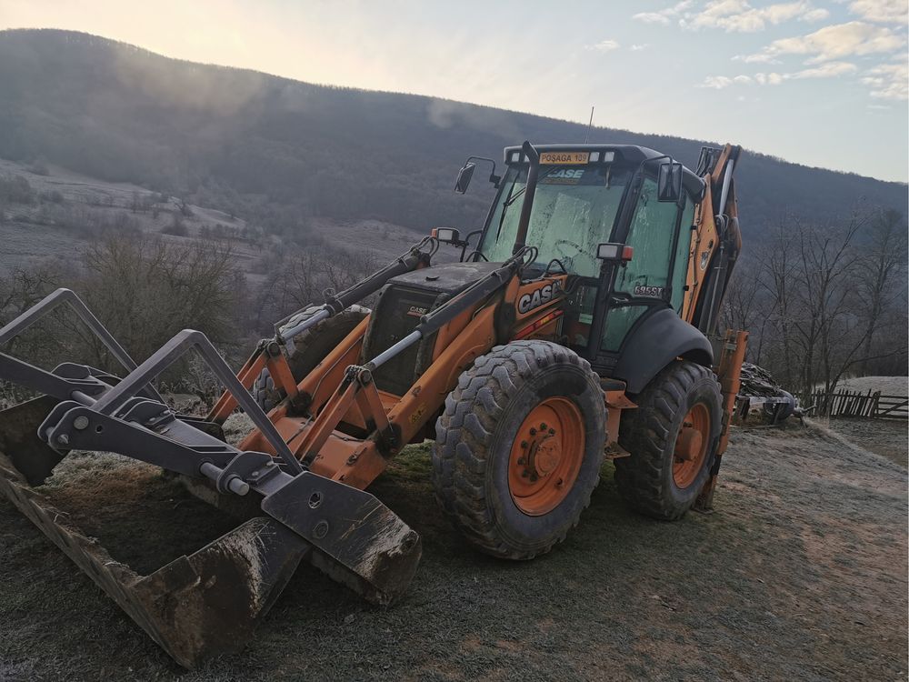 Inchiriez Buldoexcavator ( 16 ani experienta)