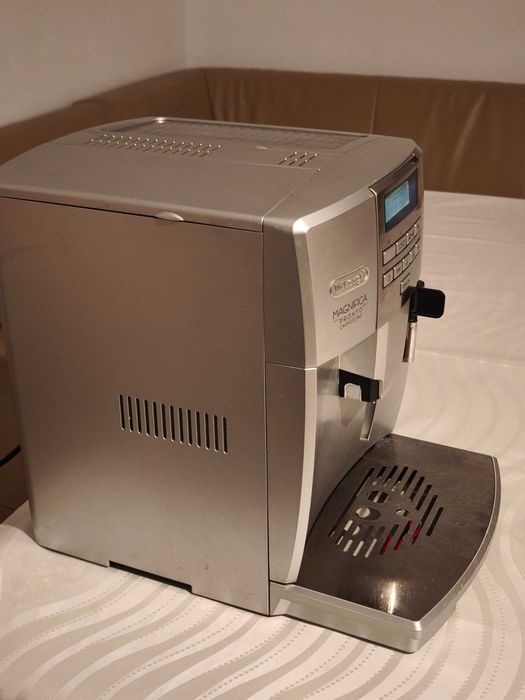 Aparat de cafea DeLonghi