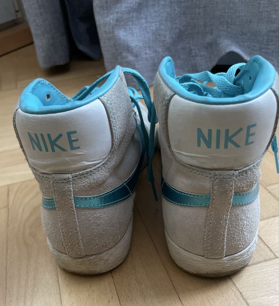 Дамски кецове Nike Jordan  и Nike
