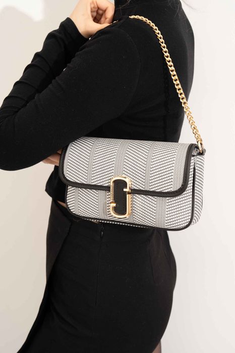 НОВО! ЛИКВИДАЦИЯ! Квадратна дамска чанта с лого Silver&Polo