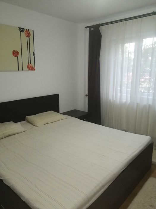 Închiriez urgent apartament cu 2 camere