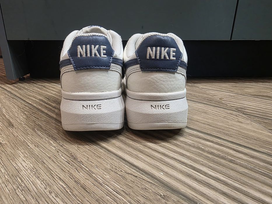 Дамски маратонки NIKE Court Vision Alta