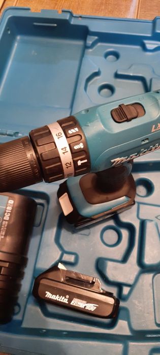 makita filetanta cu acumulator și rotopercutor Bosch