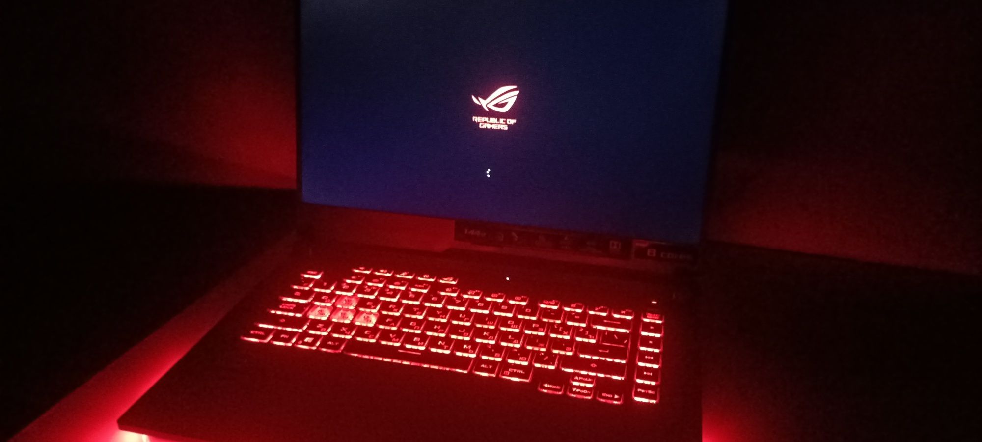 Игровой ноут Asus Rog strix