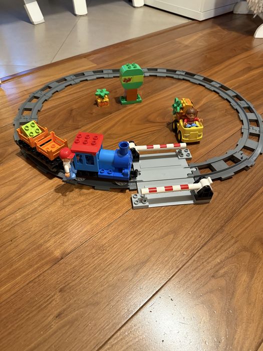 Lego Duplo tren și mașină