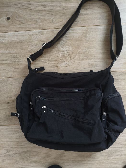 Geanta Tchibo cu multe buzunare