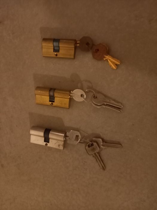 Патронник за брава три броя