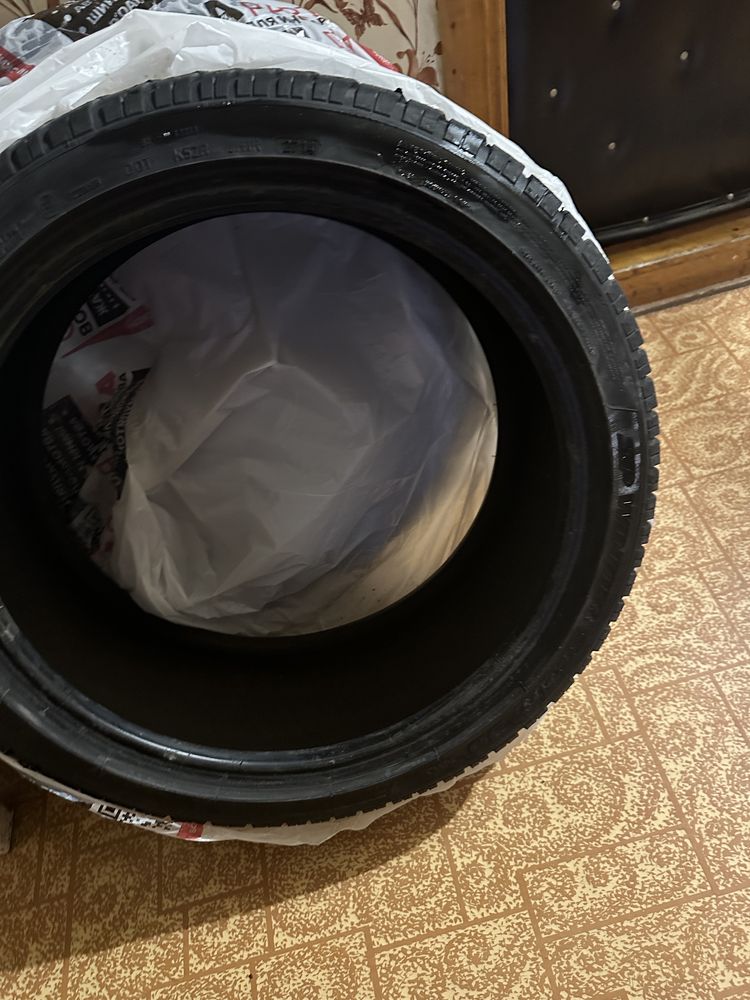 Можно в расрочку  DUNLOP Перед шир235/выс40/R18 Зад шир255/выс35/R18