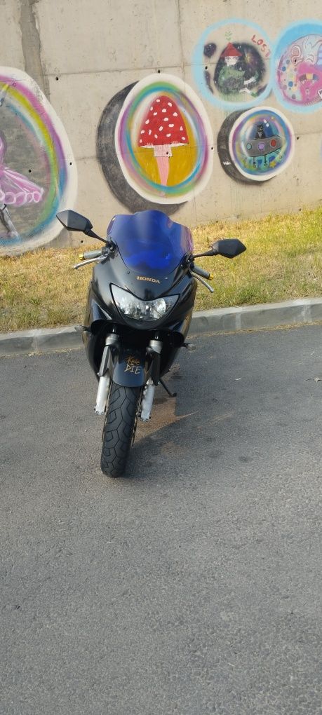 Vand honda cbr f4