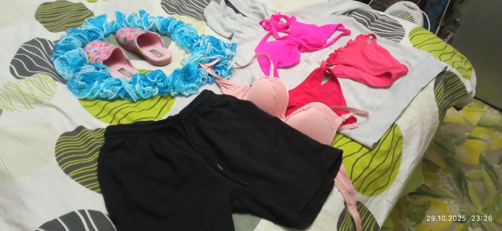 Дамски дрехи! Подарявам!