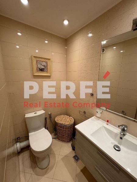 Продава се Тристаен апартамент в Бургас, Сарафово - 119 кв.м за 1807 €/кв.м - Снимка #8