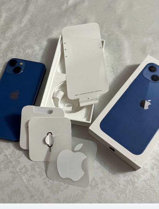 Продам айфон 13 синий