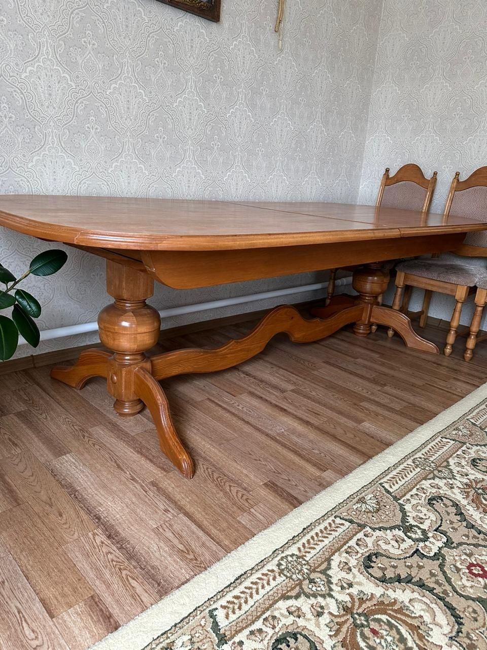 Продам стол из натурального дерева (сосна)