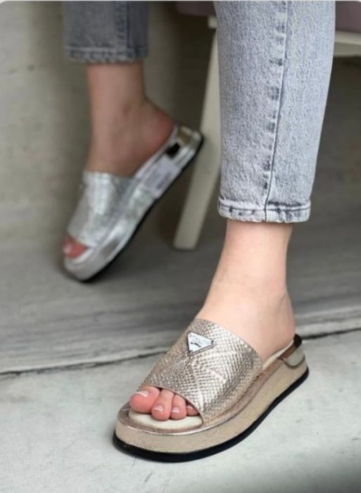 Продам шлепки женские