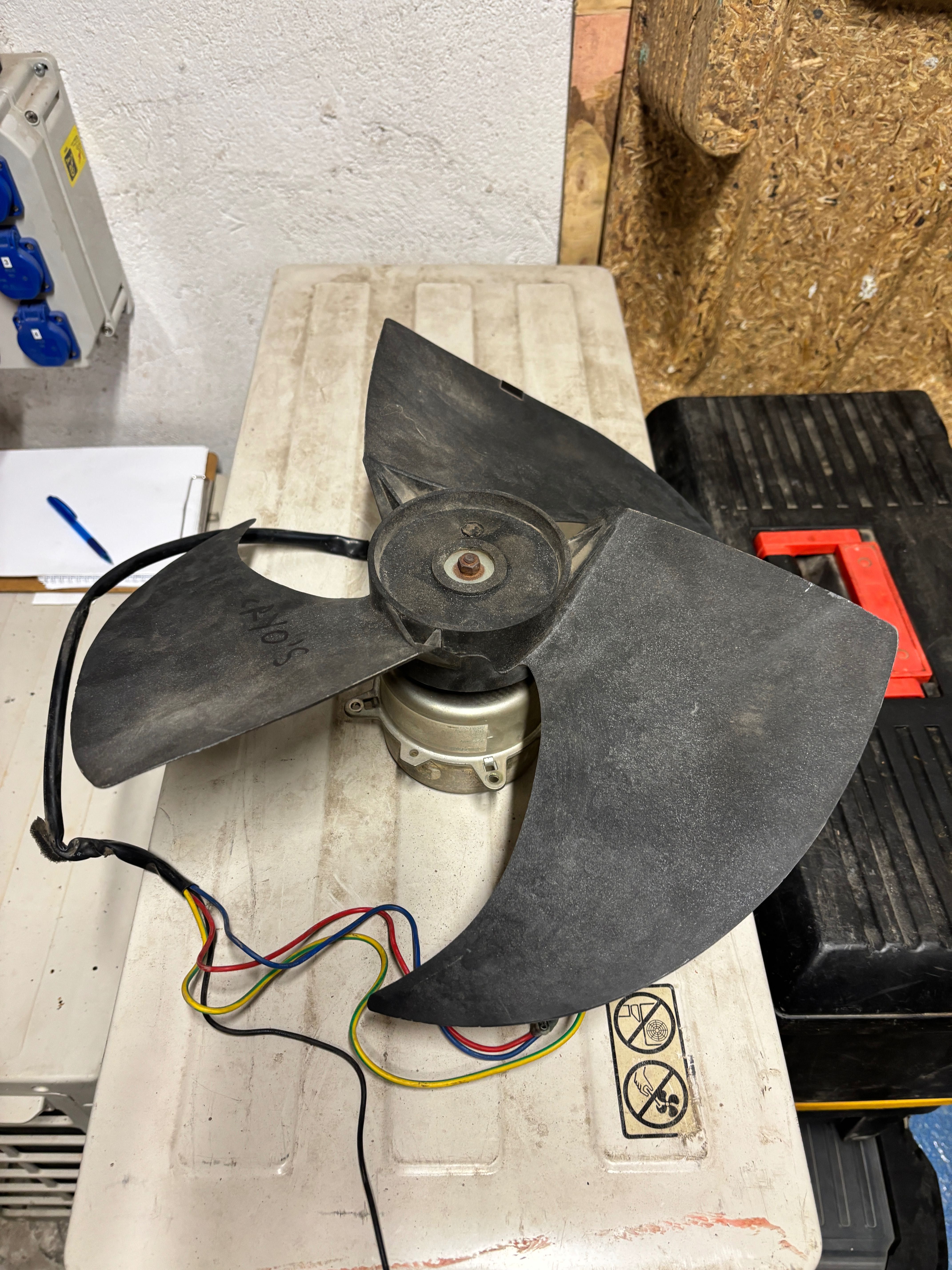 Ventilator + motor unitate exterioară aer condiționat Cryo's