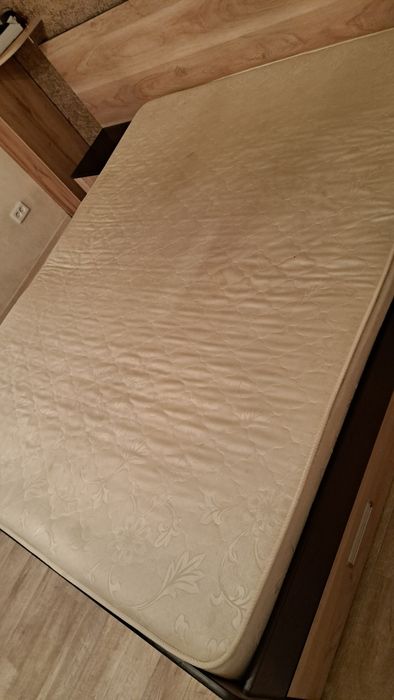 Отдам матрас 160х200