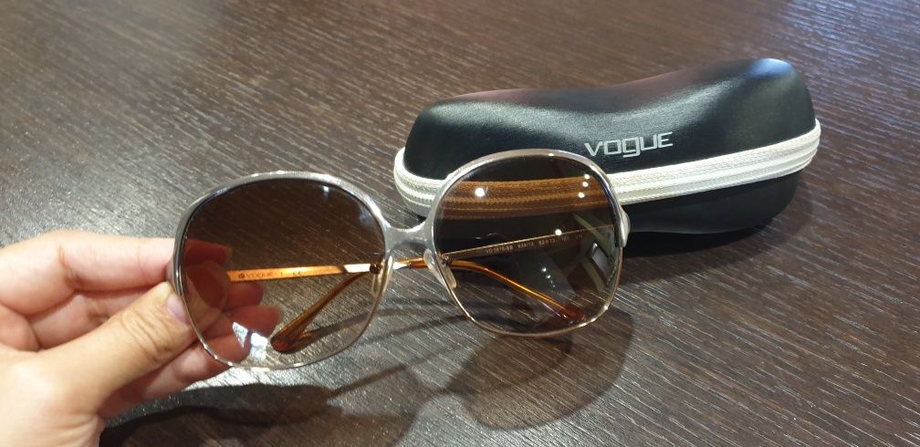 Ochelari de soare Vogue