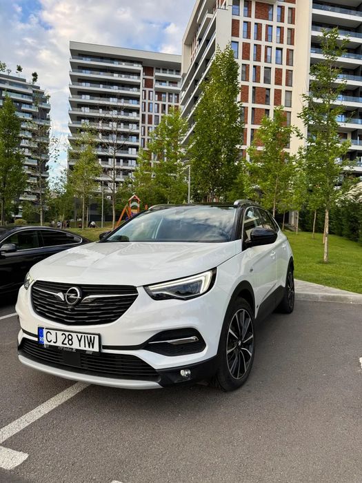 Opel Grandland X Un SUV compact Sport impecabil , scaune cu reglaj lombar