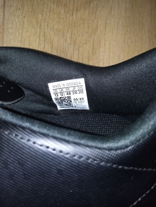 Adidași fotbal pentru teren sintetic marimea 48