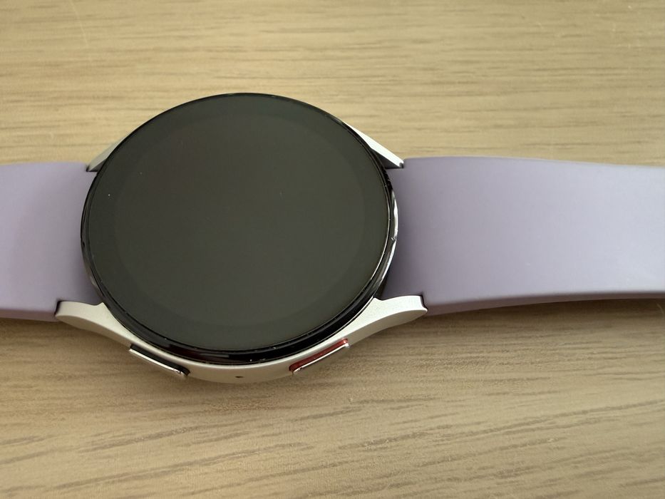 Vand Samsung Galaxy Watch 5 40mm + cadou 3 brățări silicon