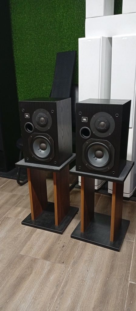 Букшелфи JBL L-20T