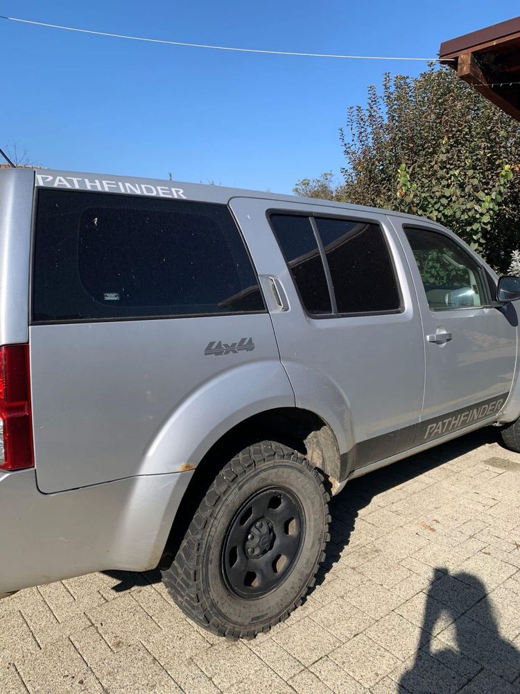 Nissan panthfinder 4*4