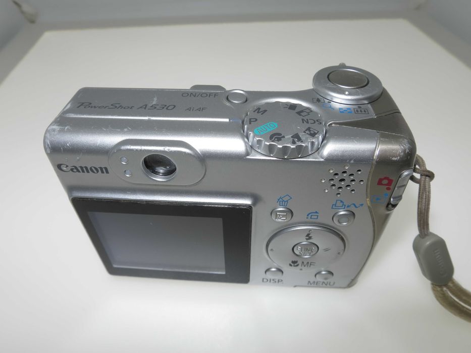 Canon PowerShot A530 ретро дигитален фотоапарат работи и снима отлично