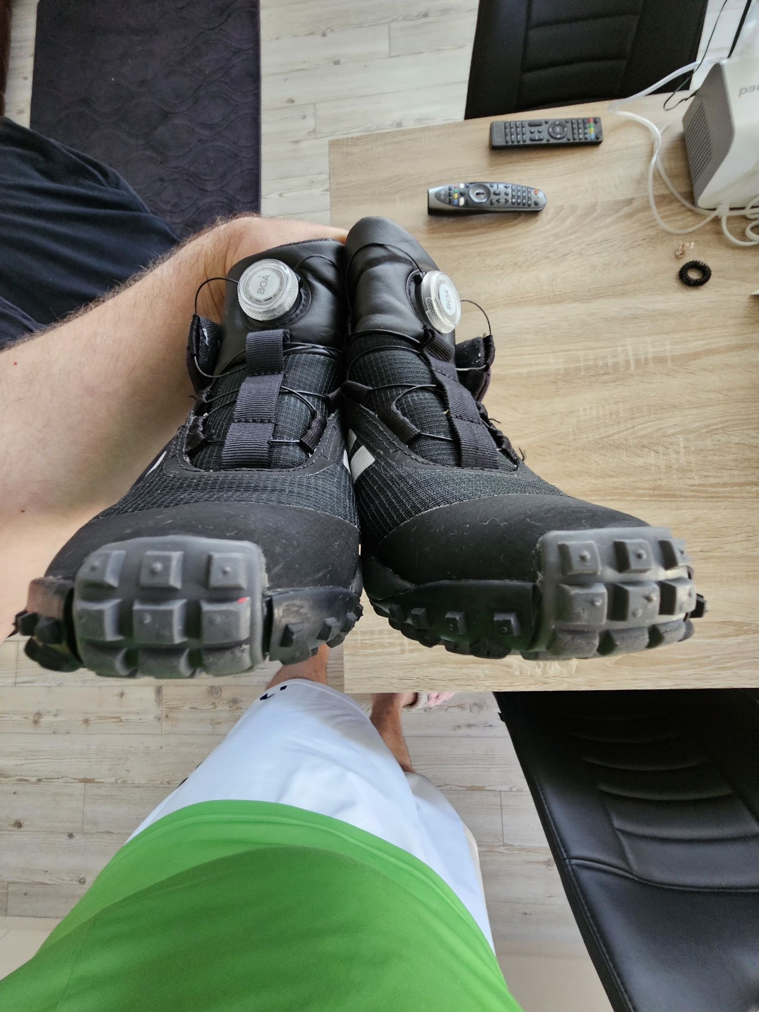 Зимни обувки adidas