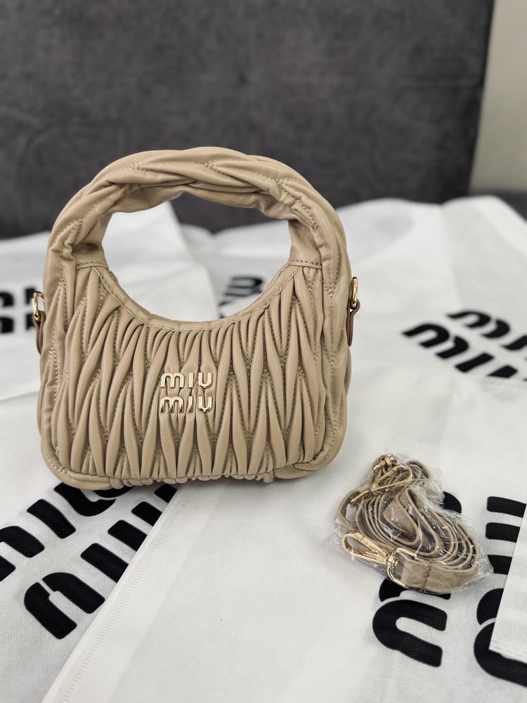Miu miu бежова мини чанта