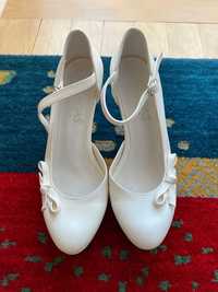 Pantofi albi Novias