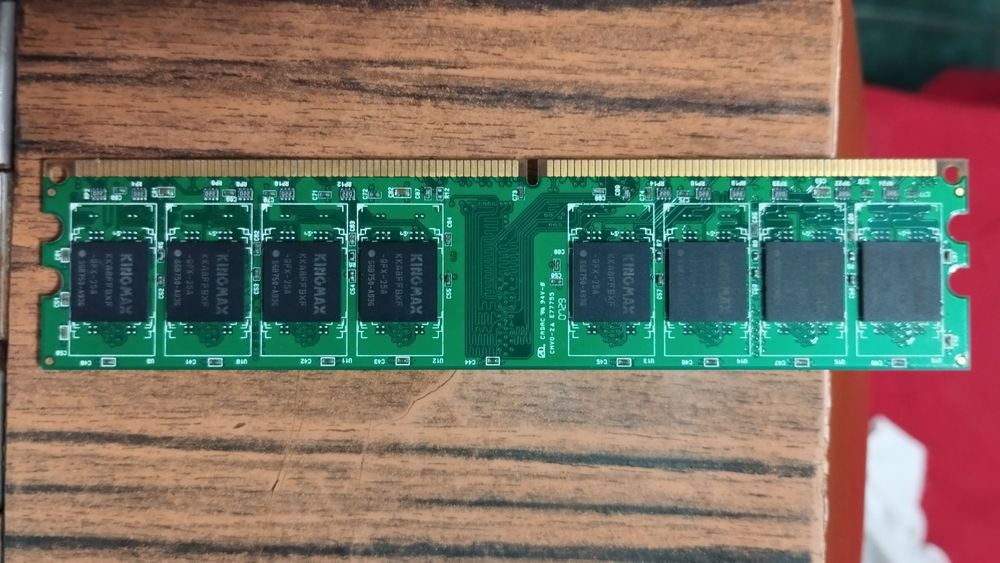 Memorie RAM DDR2 elixir și kingmax la 1 gb