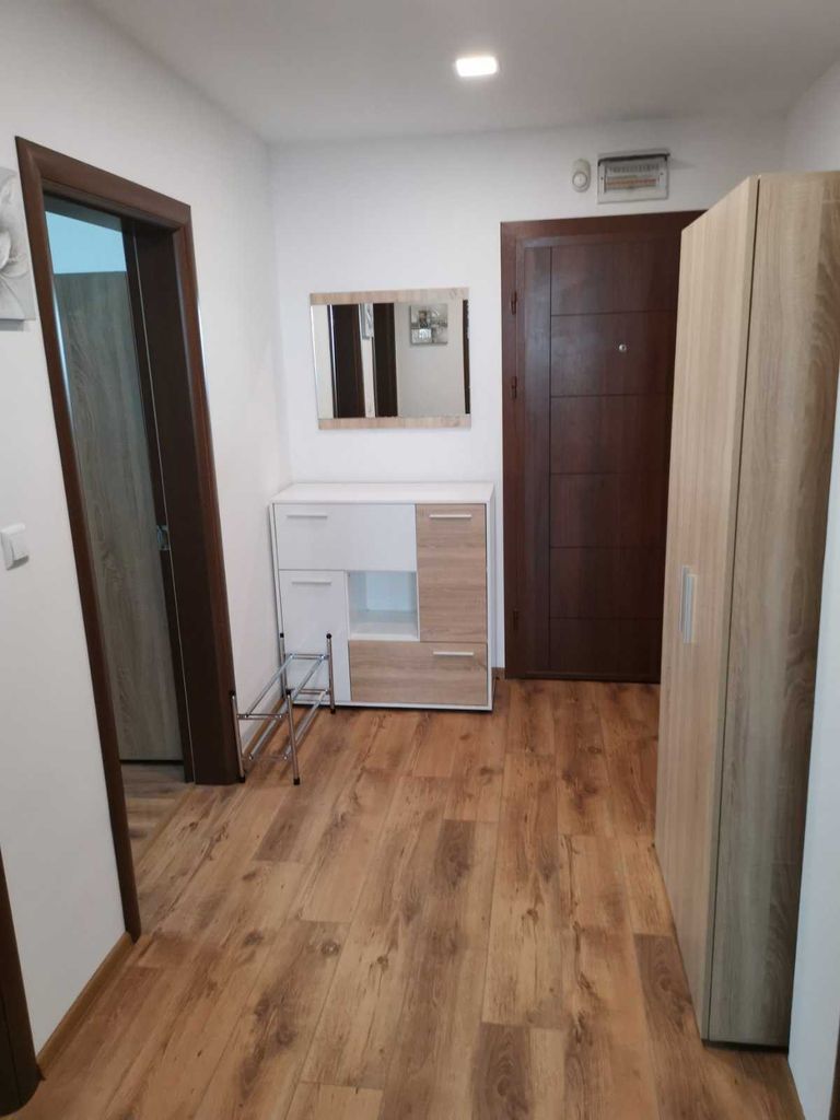 Дава се под наем Тристаен апартамент в Шумен, Басейна - 80 кв.м за 612 € - Снимка #2